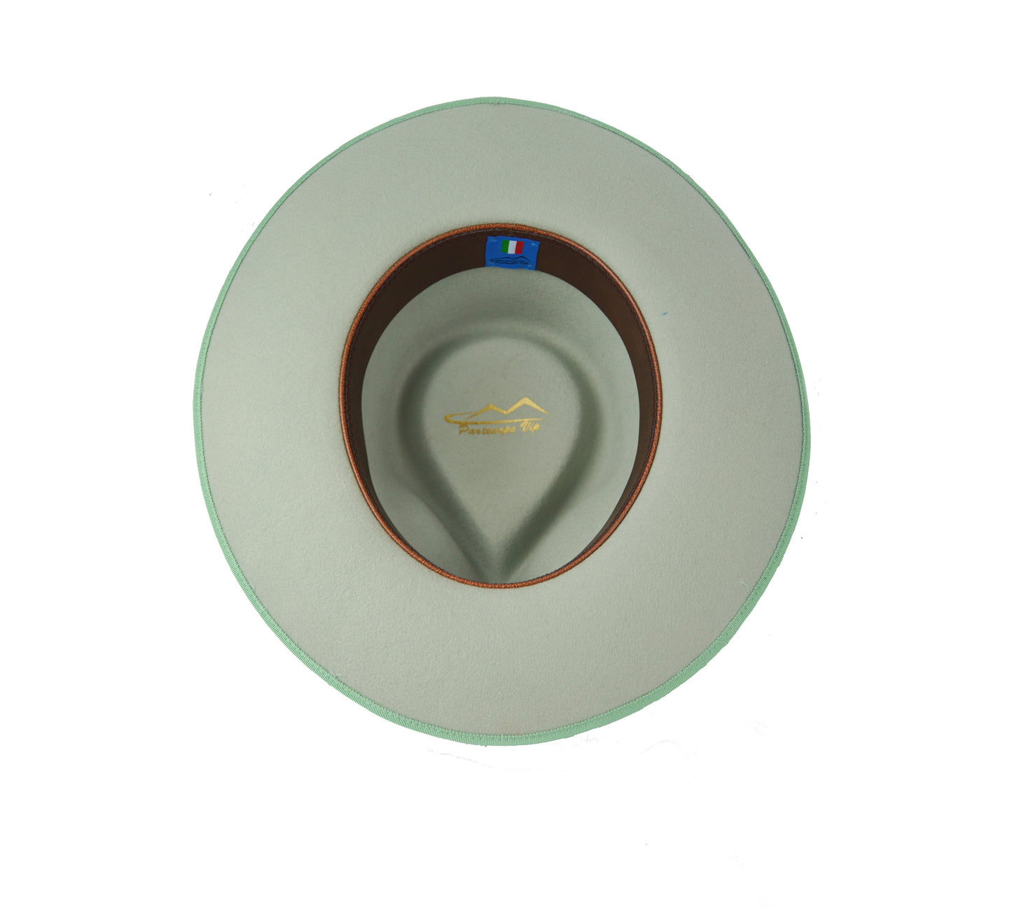 Cappello verde  giada con fascia in seta di color crema decorata,  elegante